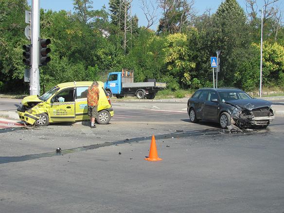 Човек е пострадал при ПТП  в Ловеч