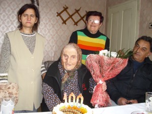 100-годишна жителка на Беглеж посрещна гости от Община Плевен за юбилея си