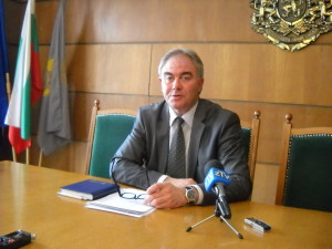 Кметът на Плевен отказва три задгранични командировки