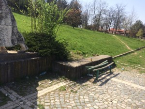 Общински съветници от Червен бряг дариха част от заплати за нови пейки