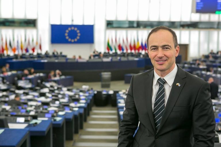Информационен ден за Деня на Европа организира евродепутатът д-р Андрей Ковачев в Плевен