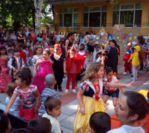 Празнична програма зарадва малки и големи в ЦДГ ”Слънце” в Левски