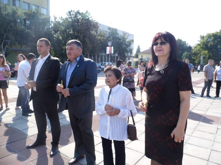 Честват 42 години от обявяването на Гулянци за град