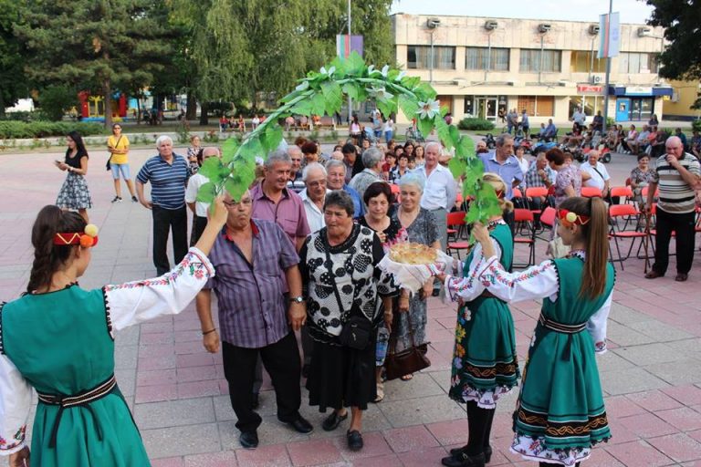 23 семейства в Белене отпразнуваха заедно Златна сватба