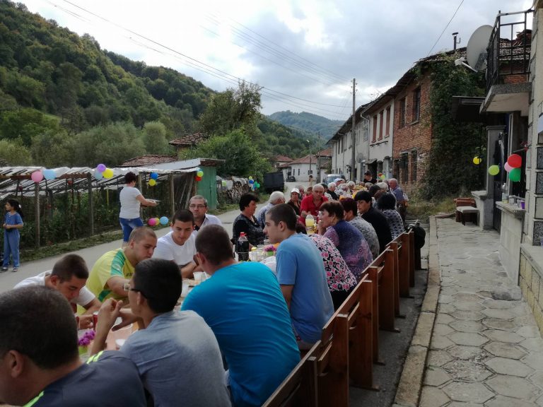 Ул. „Ковачевиц“ в с. Шипково събра близо 150 човека за празника си
