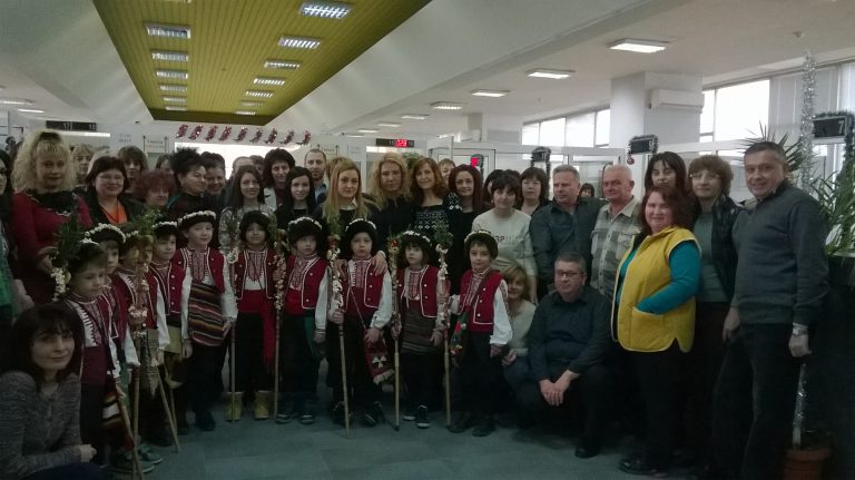 Коледни празненства в офис на НАП Плевен