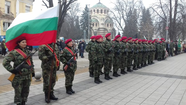 Състезание по стрелба, молебен и концерт за Деня на храбростта в Плевен