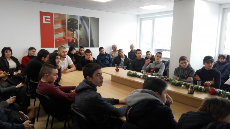 ЧЕЗ Разпределение България отвори вратите на новия модерен Технически учебен център за посещение на ученици от две професионални гимназии от София и Плевен