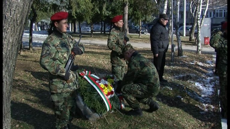 Отдадоха почит на загиналите в Кербала военни от Пета бригада