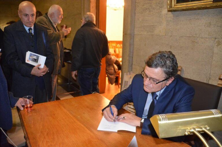 Академик Антон Дончев представи книгата на доц. Росманов „Вълча песен“