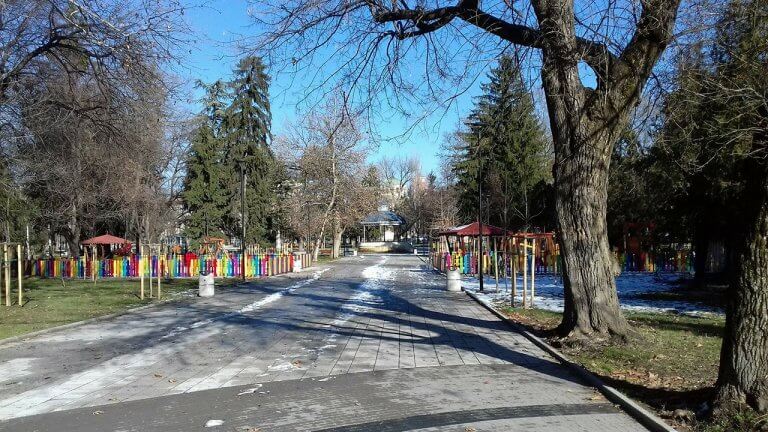 Представиха ремонтирани знакови обекти в центъра на Плевен