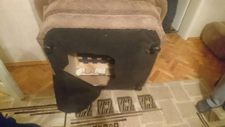 Задържаха телефонни измамници, действали в Плевен