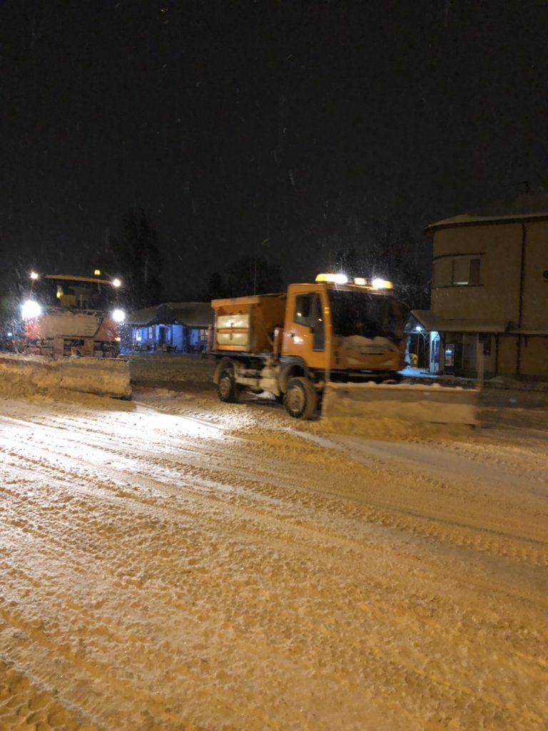 Пътната обстановка в Община Ловеч след снеговалежа е нормална при зимни условия