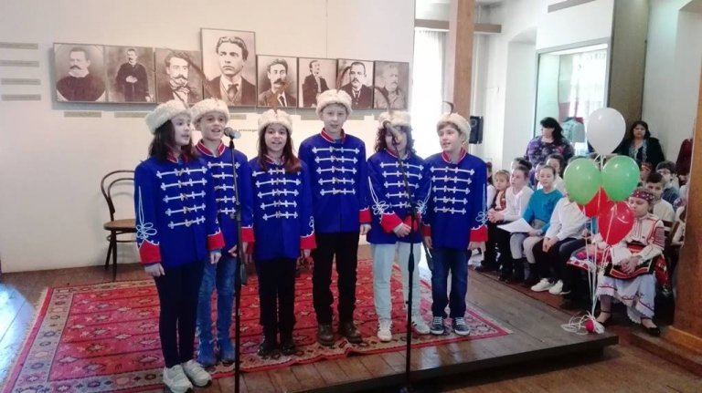 Деца рецитираха стихове за 140 години свободна България