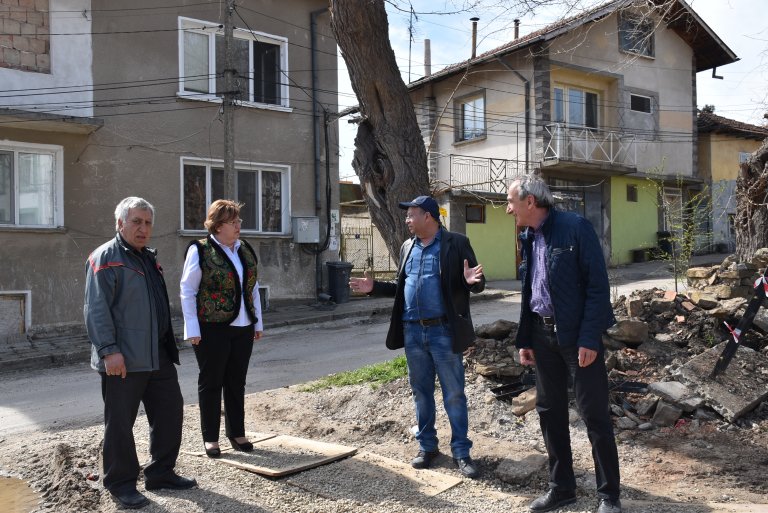 Кметът Корнелия Маринова с поредната проверка по хода на дейностите по големите проекти в Ловеч