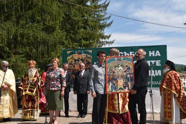 Кметът на  Ловеч Корнелия Маринова  участва в Събора на новоселските мъченици  в   Априлци