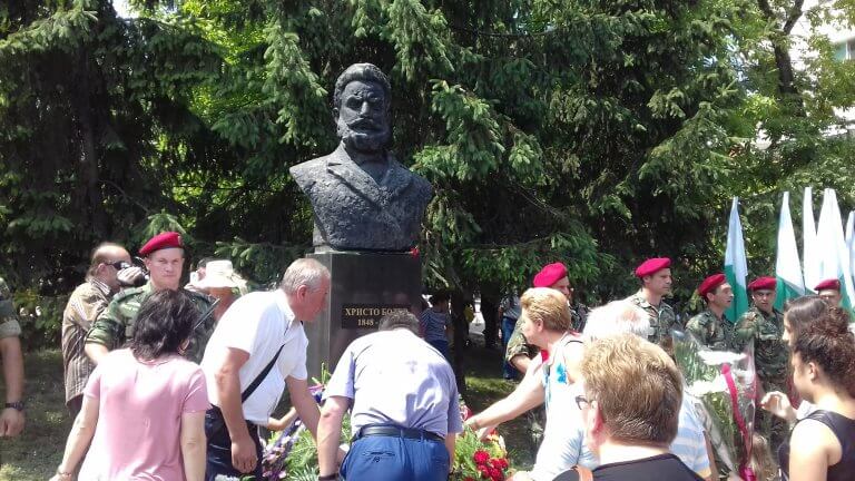 Свеждаме глави пред загиналите за свободата на България