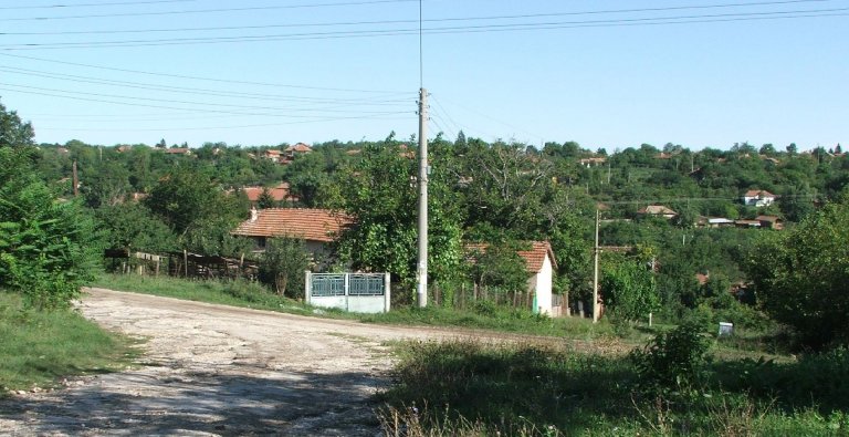В село Лазарово искат референдум за присъединяване към Община Червен бряг