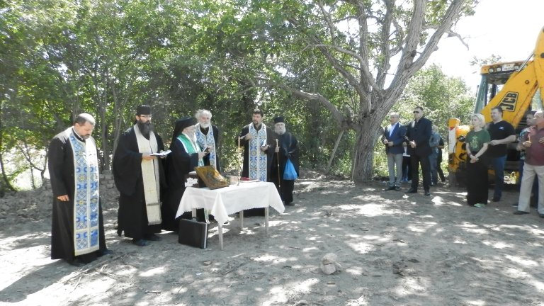 Направиха първа копка за бъдещия манастир в Брегаре