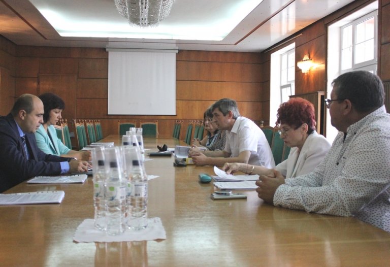 Плевенски автобусни превозвачи се опасяват от закриване на разписания
