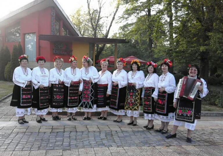 Медали за Женска фолклорна група от град Левски