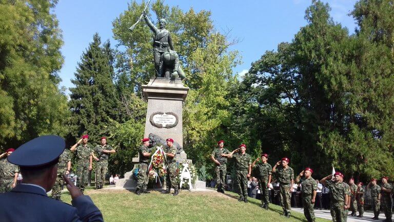 С ритуал на паметника на Четвърти пехотен полк Плевен почете Деня на Съединението