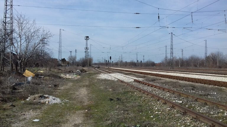 Железничарите напомнят да се пресича на жп пътеки и прелези