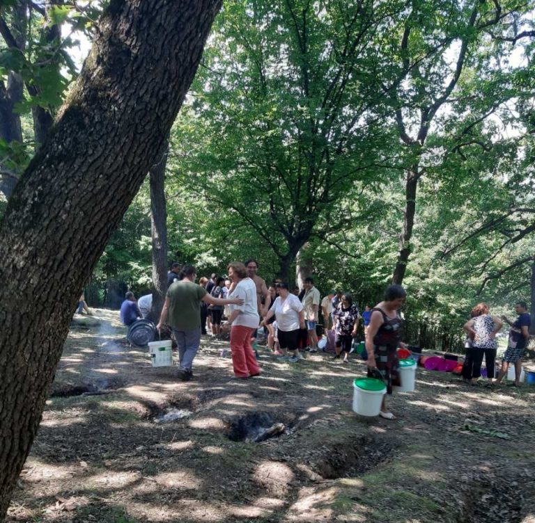 Село  Лисец отбеляза празника си с „враникладешка“ курбан- чорба