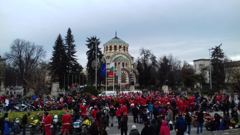 Мото Коледа зарадва плевенските деца за шеста поредна година