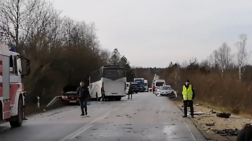 Катастрофа на пътя София-Варна в района между селата Микре и Голец. Има обходен маршрут през село Голец