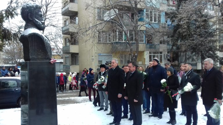 В Плевен почетоха 172-та годишнина от рождението на Христо Ботев