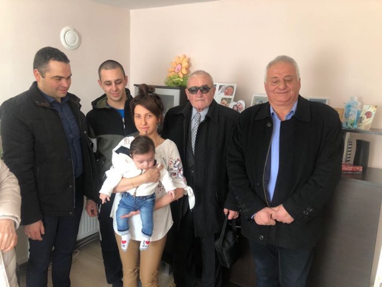 На Бабинден в Садовец отново извадиха бебе от реката