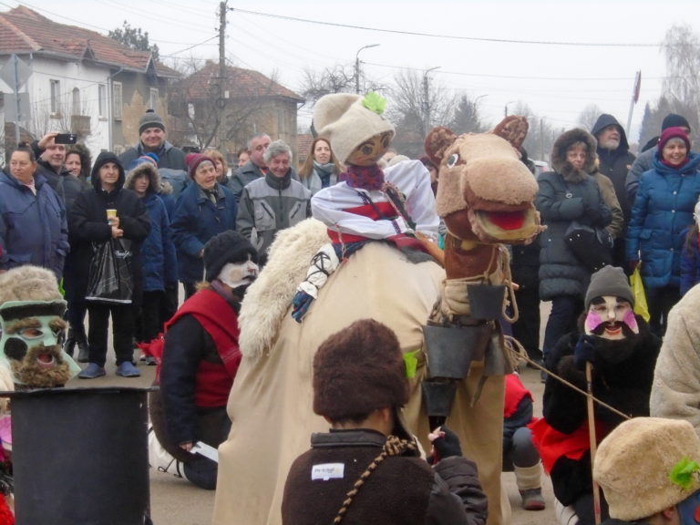 Обичай „Камилата” в село Йоглав(снимки)