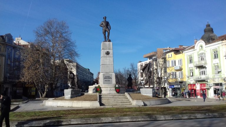 Необходимо е ново решение на Общинския съвет за общинските средства за паметника на Девета дивизия