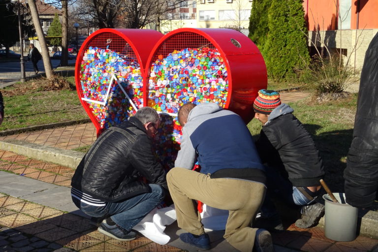 В община Левски инициативата „Капачки за бъдеще“ набира скорост