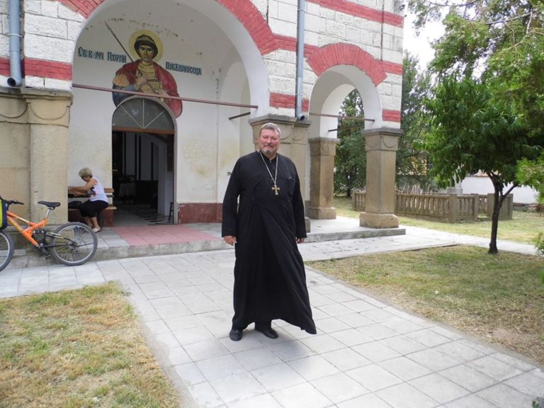 Храмът в Гулянци ще бъде отворен за Великден, но няма да се допуска струпване на хора