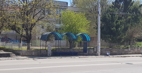 Ежедневно дезинфекцират 94 спирки на градския транспорт в Плевен