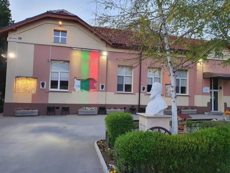 Начално училище „Христо Ботев” е одобрено от Министерски съвет за изграждане на физкултурни салони