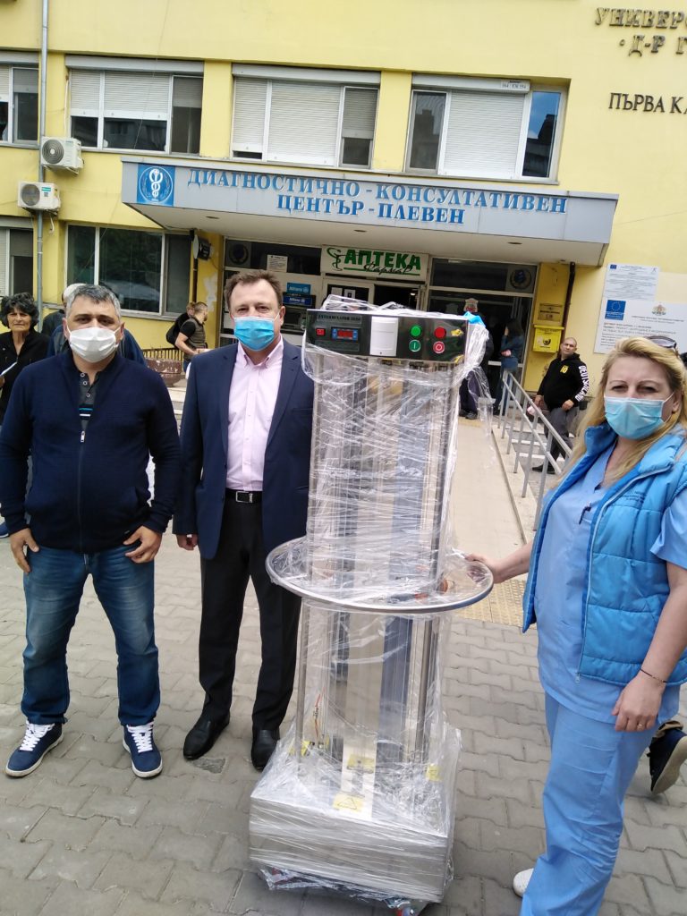 Лампи за дезинфекция дариха на плевенската Университетска болница