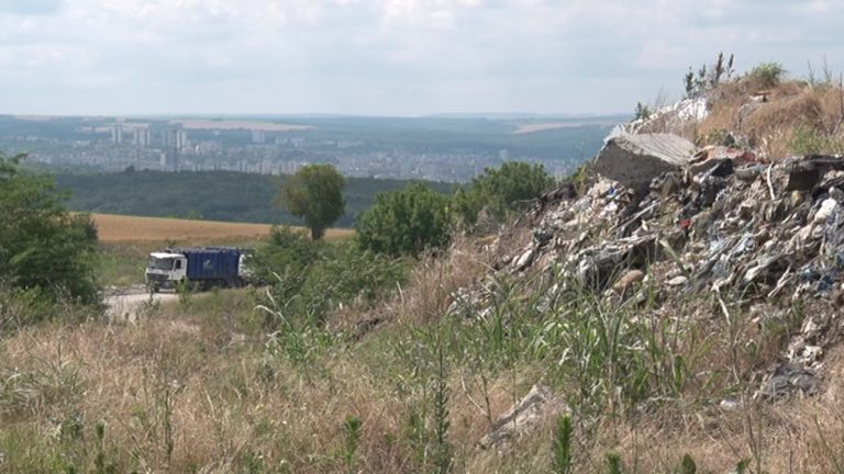 Рекултивират старото сметище край Плевен
