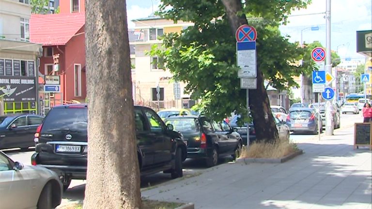 В Плевен влиза услугата за платено паркиране- чрез мобилно приложение