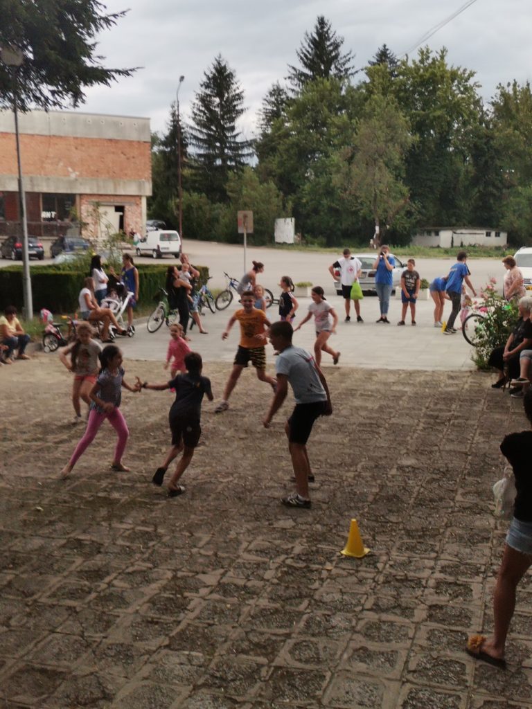 Кметство и читалище в Слатина благодарят на доброволците за „Забавно лято“