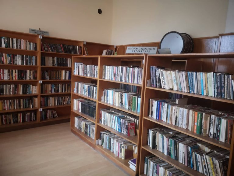 Три читалища от община Ценово получават пари за нови книги