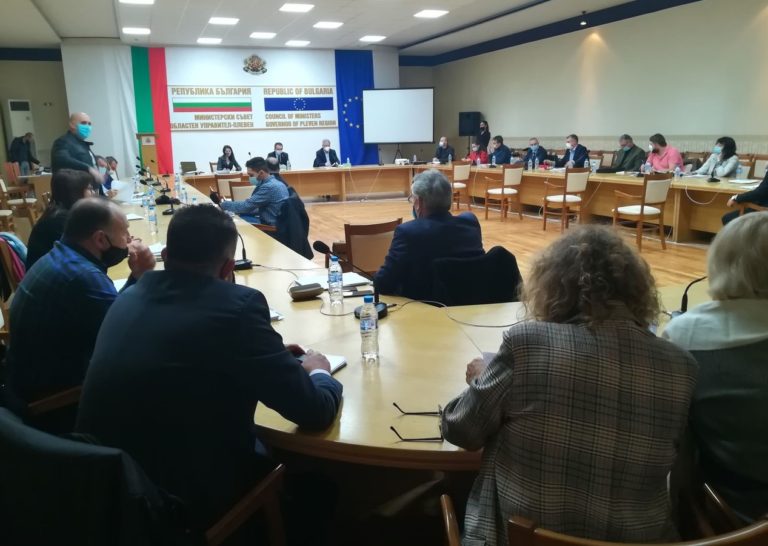 Отложиха предложението за промяна името на Езиковата гимназия в Плевен