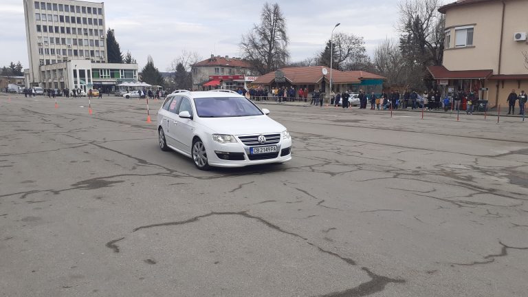 Класиране в автомобилното  състезание за жени в Ловеч