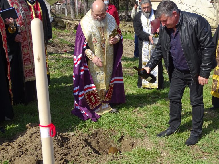 Първа копка на параклиса „Св. Параскева“ в с. Искър