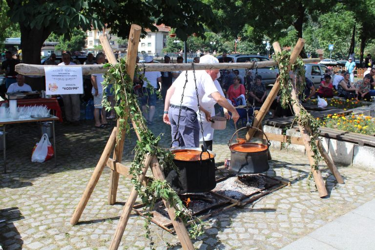 Пъстрота и колорит по време на 5-то издание на Празника на Тетевенската саламура