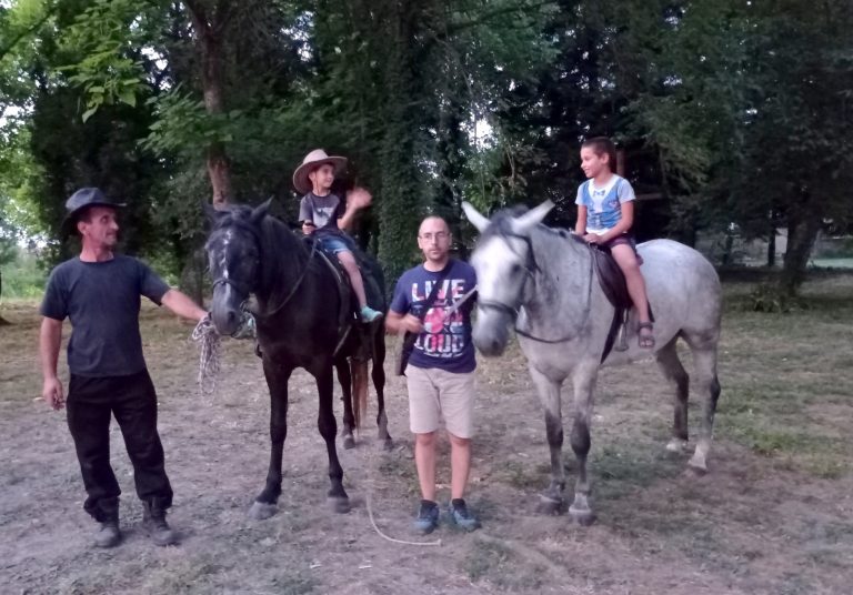 „Спортуваме, играем пеем, в Йоглав здравословно живеем!“