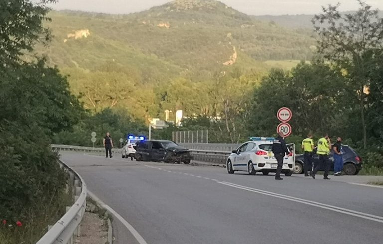 Пиян шофьор се блъсна в мантинела на изхода на Ловеч в посока Троян