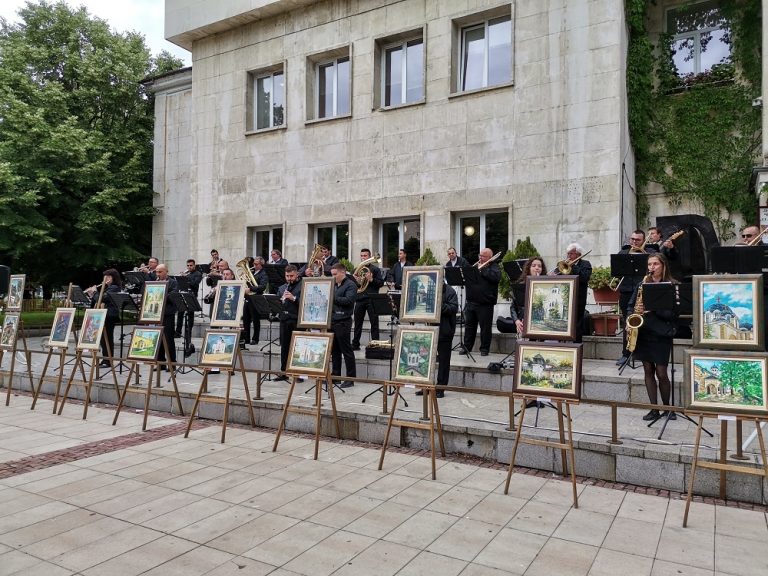 Изложба от пленера „Синя зона“ в Ловеч